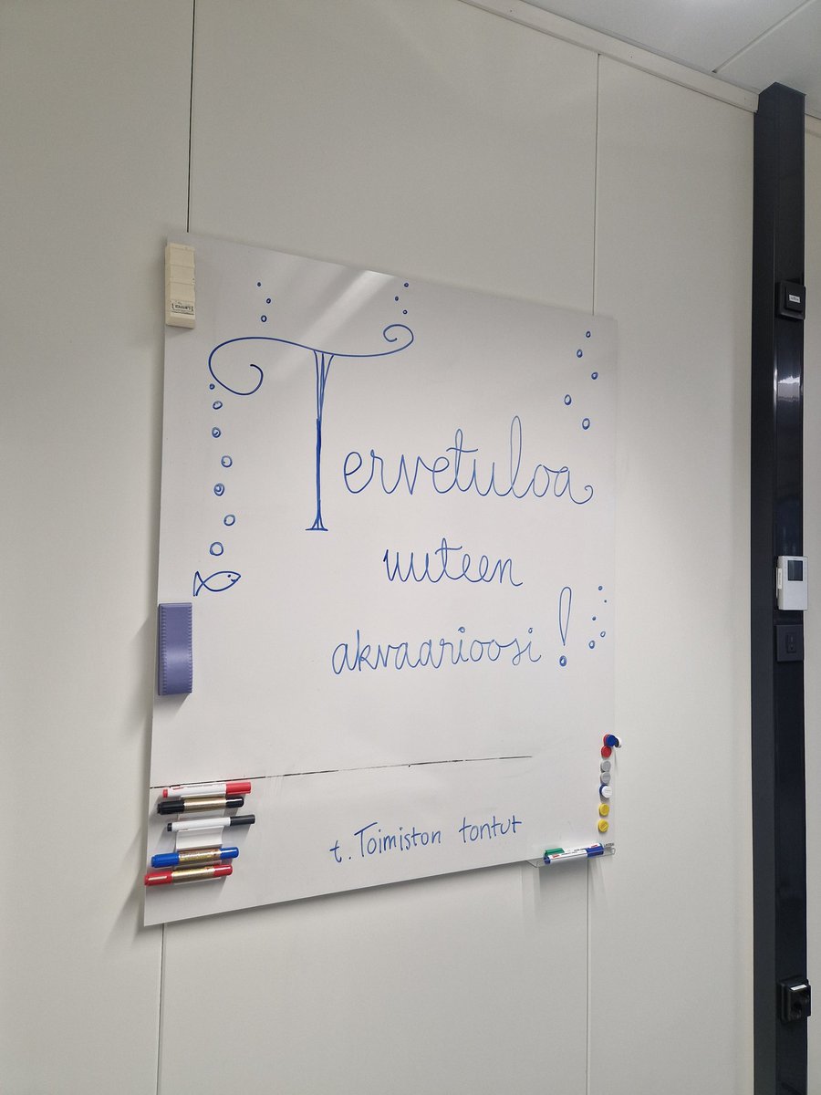 What a fun surprise welcome 🦈! Thank you cancer labs @TampereUniMET 💜