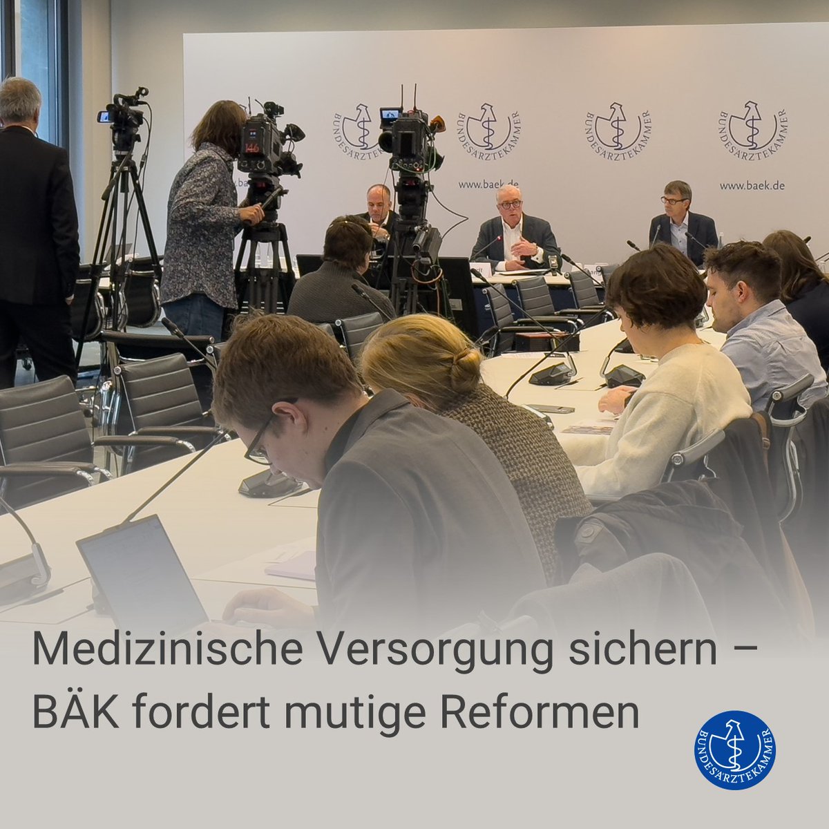 Neujahrs-Pressekonferenz der Bundesärztekammer

bundesaerztekammer.de/presse/aktuell…

Aufzeichnung der PK: baek.de/neujahrs-pk