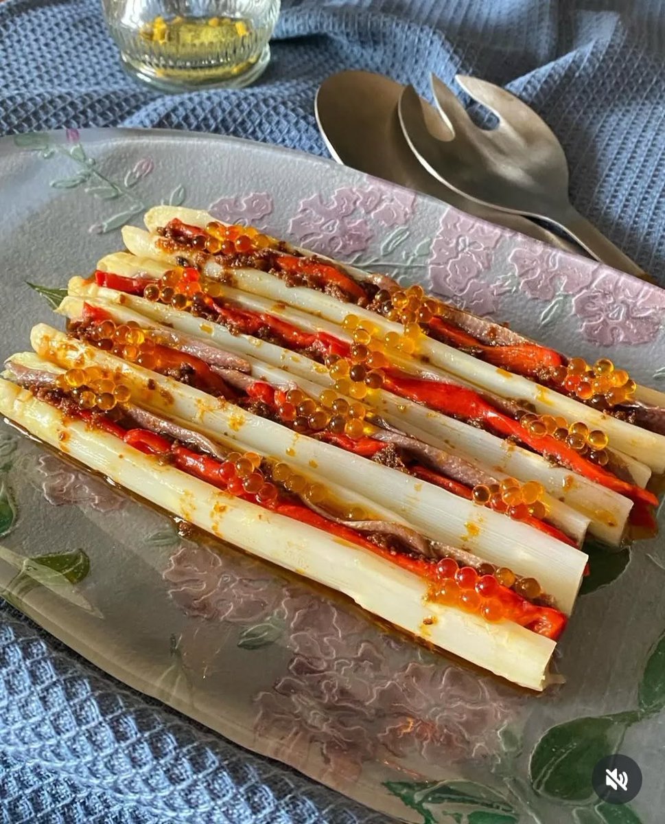 IbericoClub's tweet photo. Asparagus stuffed with piquillo peppers and anchovies! https://t.co/YcCjgqJ8IV