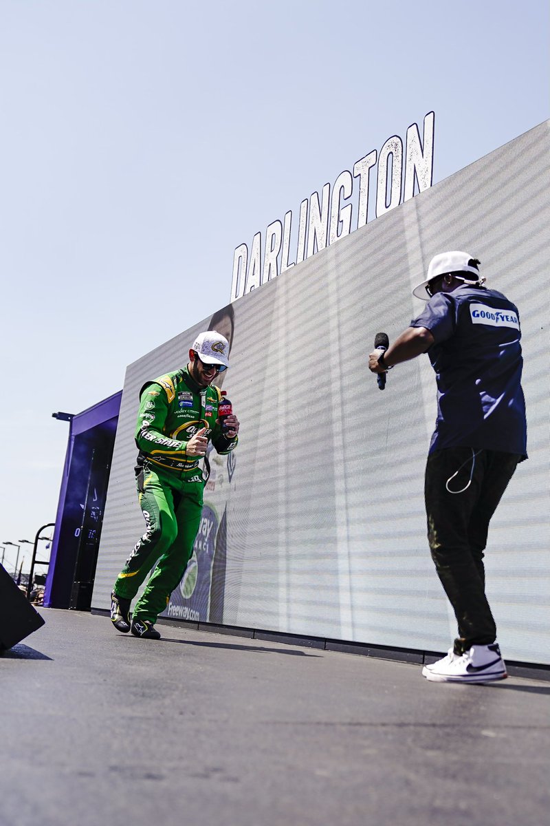 QuakerState's tweet image. Feliz Cumpleaños @Daniel_Suarezg 🎉 Lets make it another energizing year! #energizeyourengine