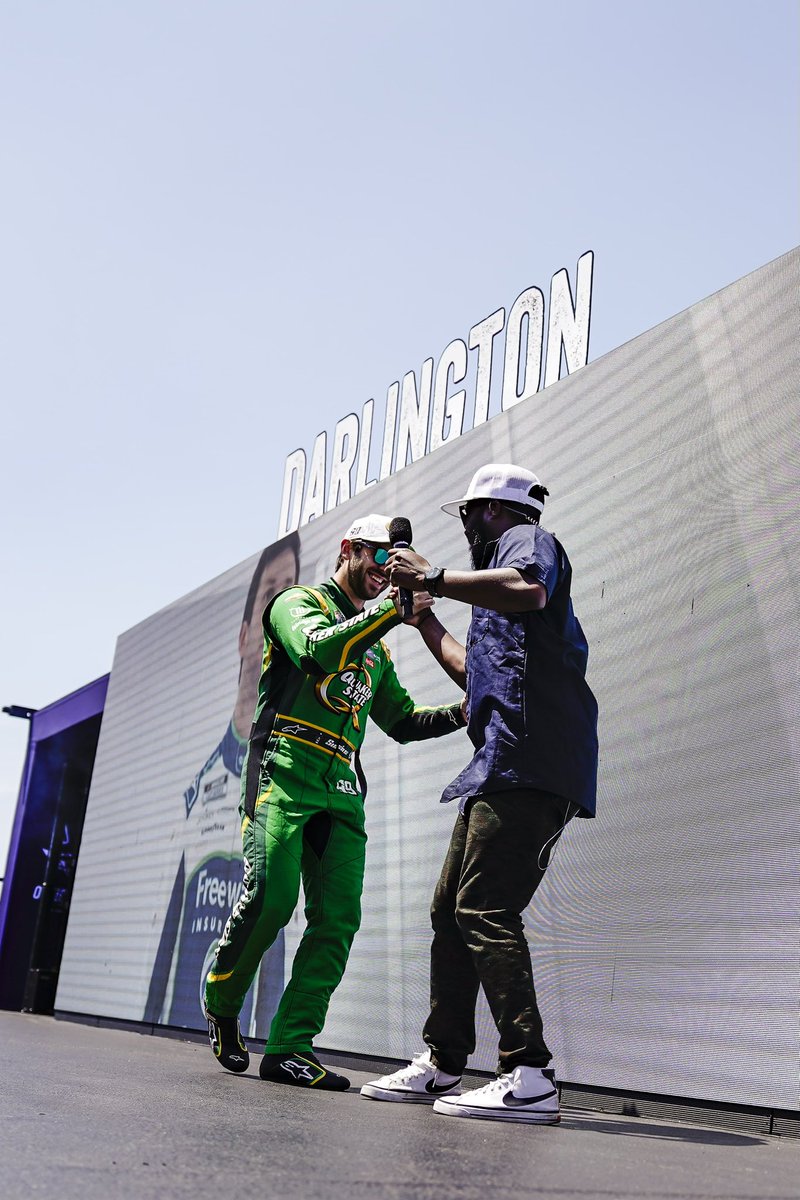 QuakerState's tweet image. Feliz Cumpleaños @Daniel_Suarezg 🎉 Lets make it another energizing year! #energizeyourengine