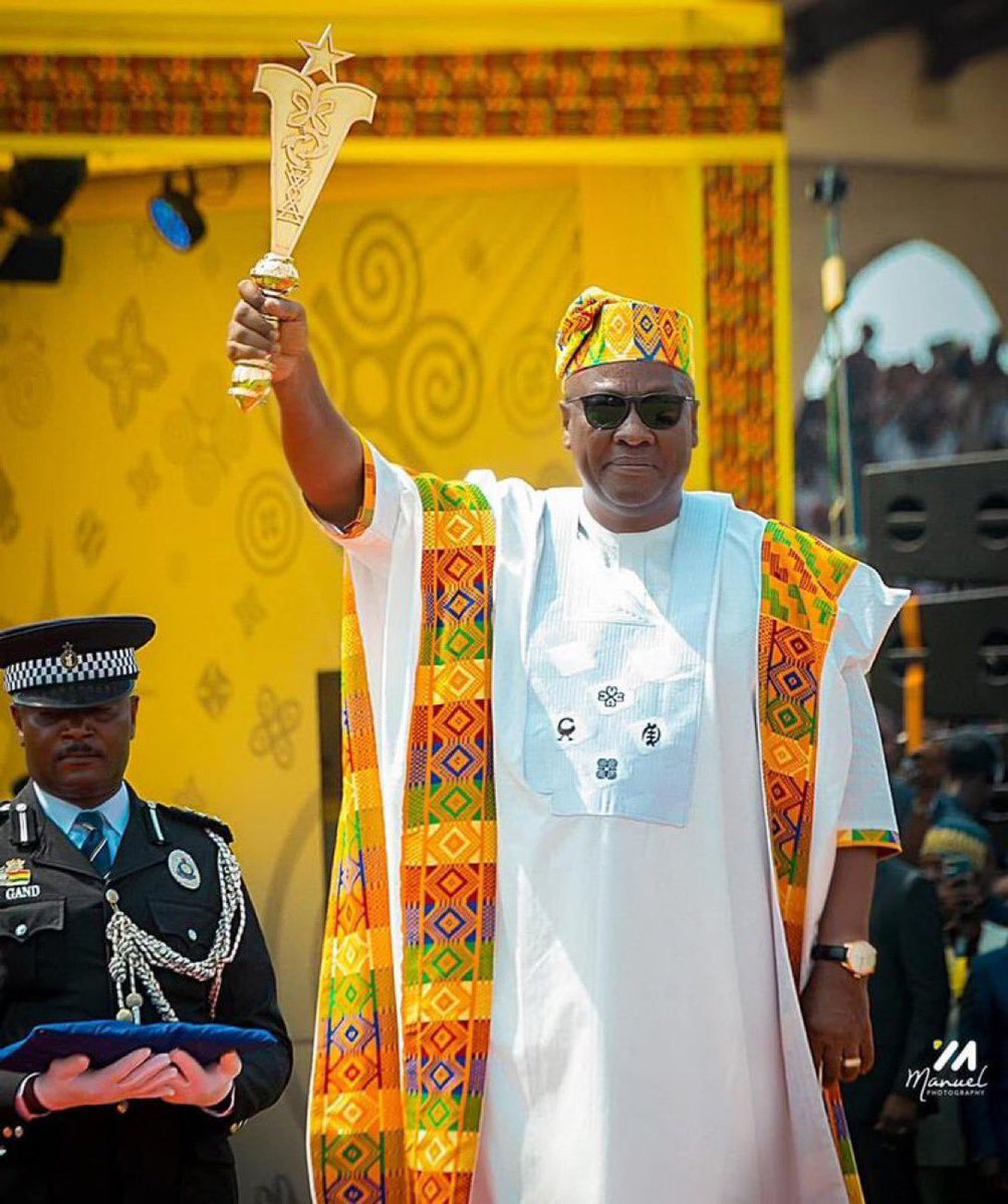 1realdonasty's tweet photo. What are the names of the symbols on President John Dramani Mahama? #Inaugration2025 https://t.co/j8RFxpXeKB