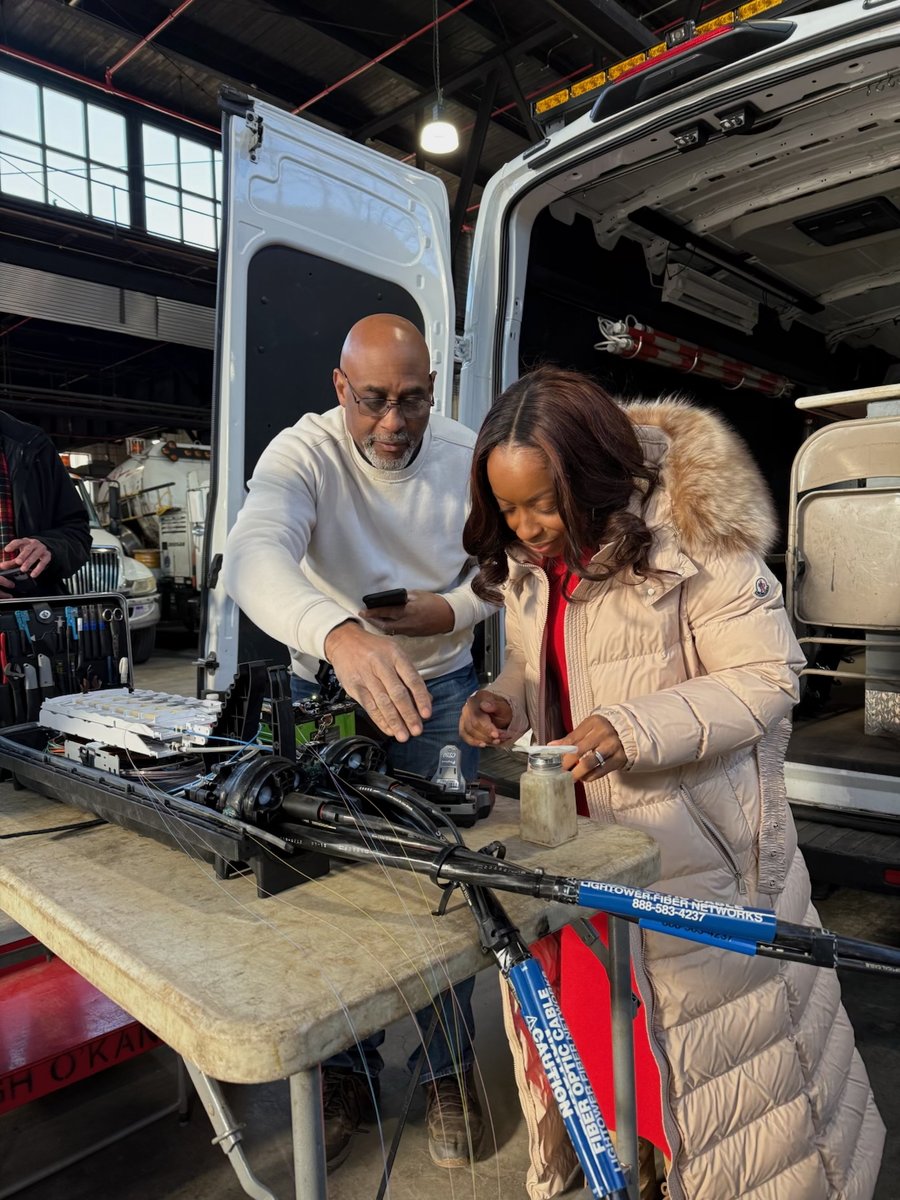 LinkNYC's tweet photo. .@CMBrooksPowers braved the ice and snow for a tour of the @HOkaneElectric warehouse in #LIC, where @IBEWLocalUnion3 members are working to bring #5G connectivity and #LinkNYC's free Wi-Fi to underserved communities in NYC. Thank you for joining us as we kick off 2025! #Link5G https://t.co/n8CKc1iYeZ