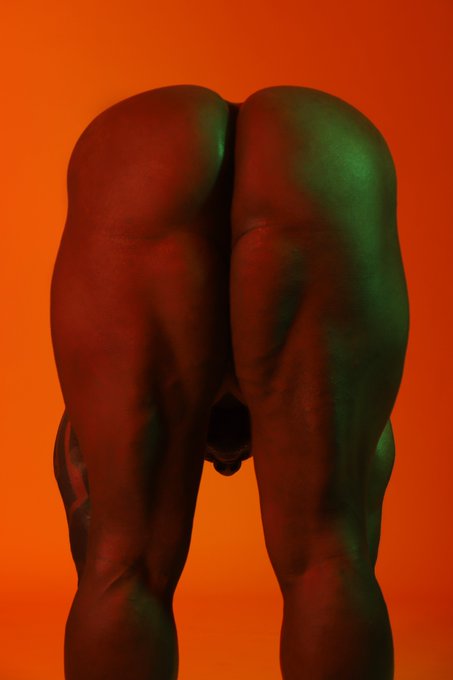 1 pic. In London next Monday who is free in the evening.
fuck me fuck meee https://t.co/PnXpZEGX8V