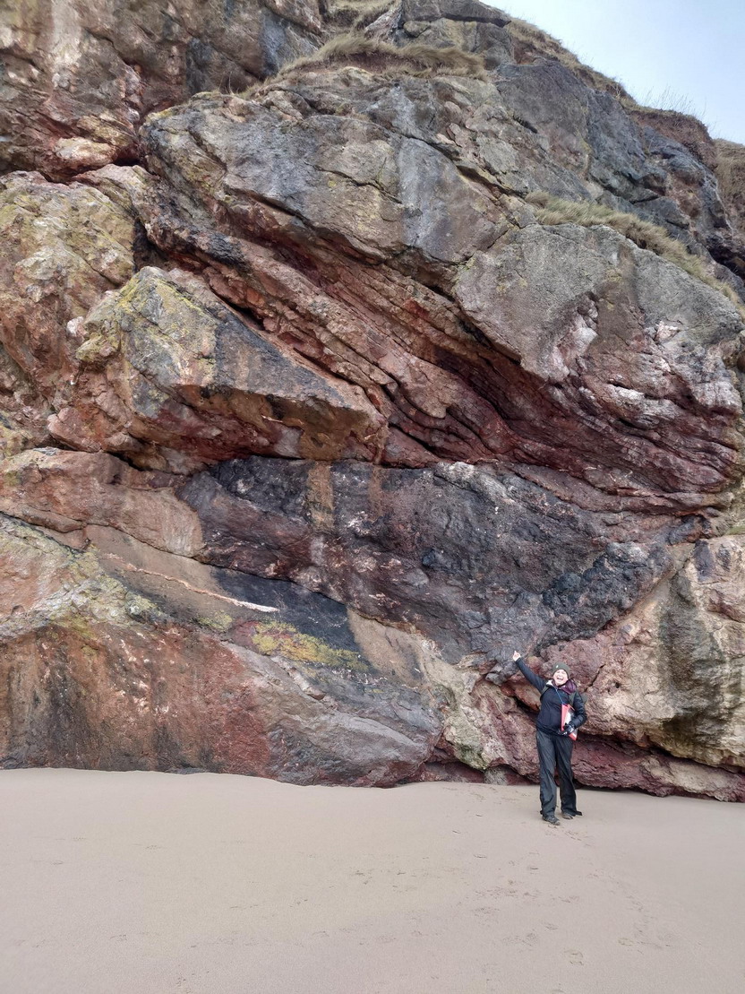 The grubby stuff of geology – the brittle faults and fractures, as demonstrated in the faulting in the Durness Limestone – are worth exploring in the hunt for viable locations for geothermal energy... 🔎
Find out more at our first online talk of 2025! 👇
nwhgeopark.com/event/zoom-tal…