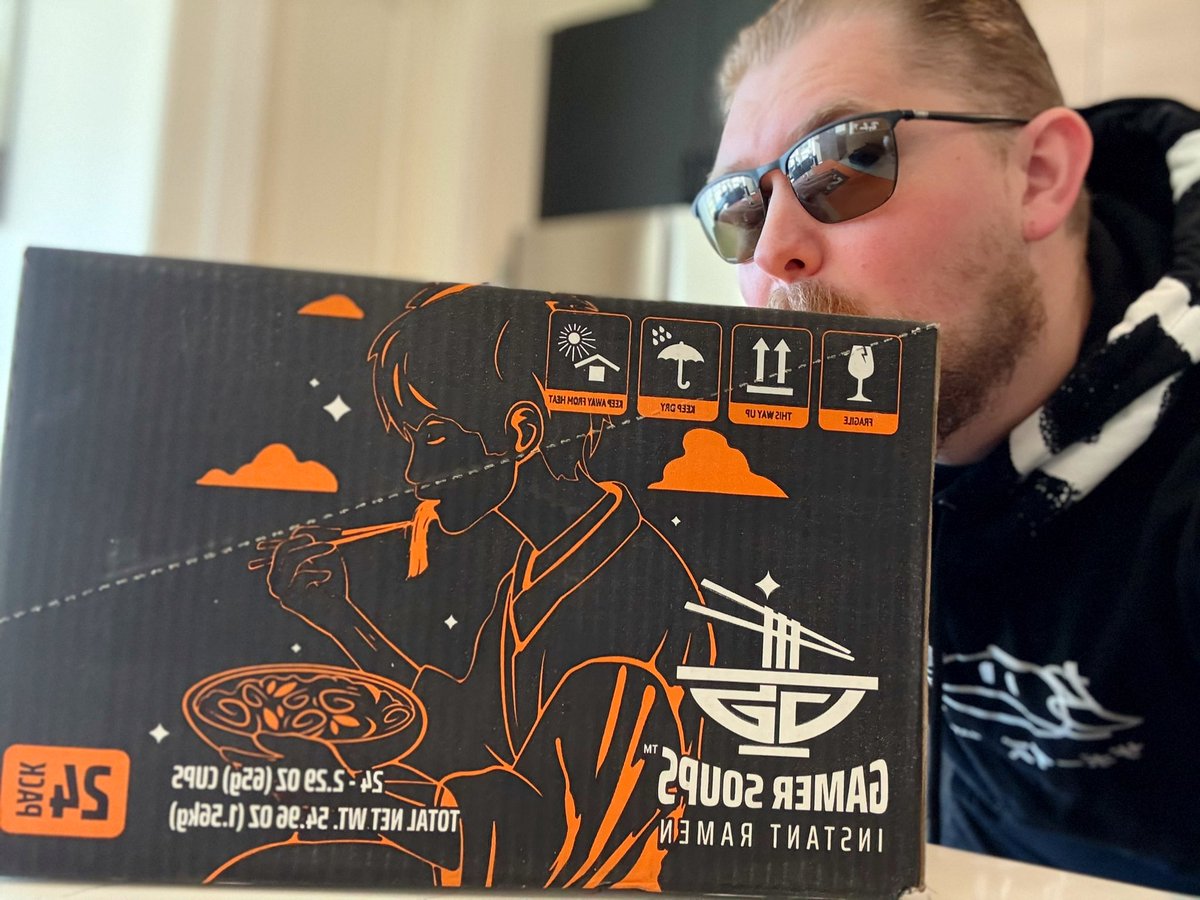 I woke up to it being a beautiful 46° outside, put my hoodie on, walked to my front door and saw a package of gamer soup delivered. It’s gonna be a fantastic day 🙏🏻