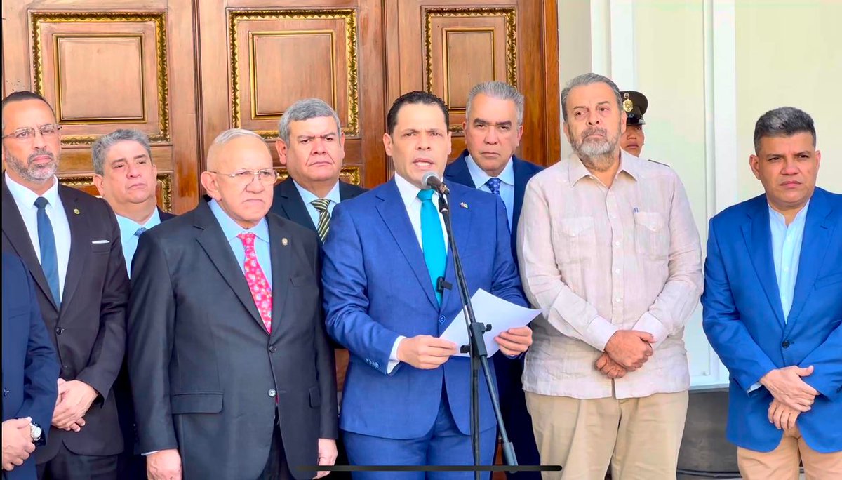 El Bloque Parlamentario de Oposición anunció este martes, en rueda de prensa desde el Palacio Federal Legislativo, que no aceptará gobiernos interinos.