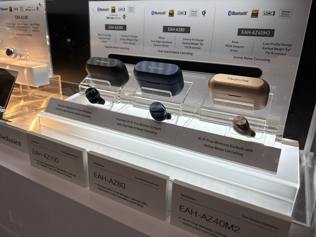 eear_aochan's tweet image. #Technics EAH-AZ100
 #CES2025  で視聴させてもらいました🥺音めーーーーちゃめちゃ良くて感動😭ノイズキャンセリング・アンビエントの性能良すぎて、CES会場の騒音が一瞬で掻き消されるレベル！！本体の大きさも耳にフィットしやすくAZ80よりも若干小さくなってました🥺音質については別で！！！！！