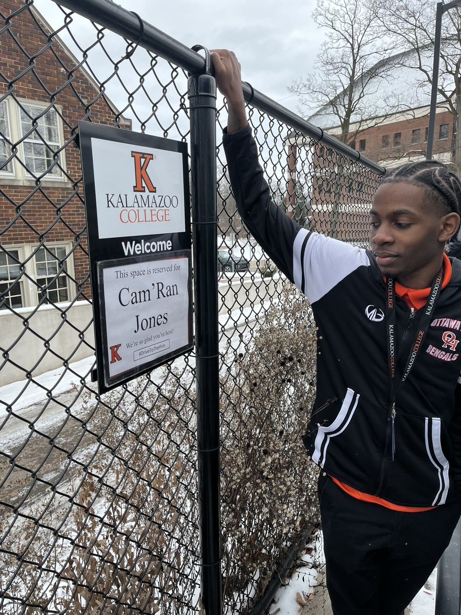 CamRan Jones (@camranjones5) on Twitter photo I had A great time at Kalamazoo College thanks to the <a href="/KzooFootball/">Kalamazoo College Football</a> for having me π I had A great time at Kalamazoo College thanks to the <a href="/KzooFootball/">Kalamazoo College Football</a> for having me π