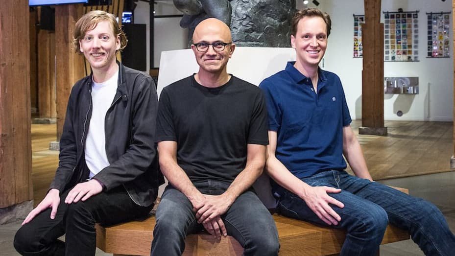 In 2008, 2 friends created a code repository.

3 years later, they:

- had 1M+ users
- overtook SourceForge &amp; Google Code
- became the world's largest code repository

Here's the story of Microsoft's bold $7.5B GitHub acquisition (🧵)