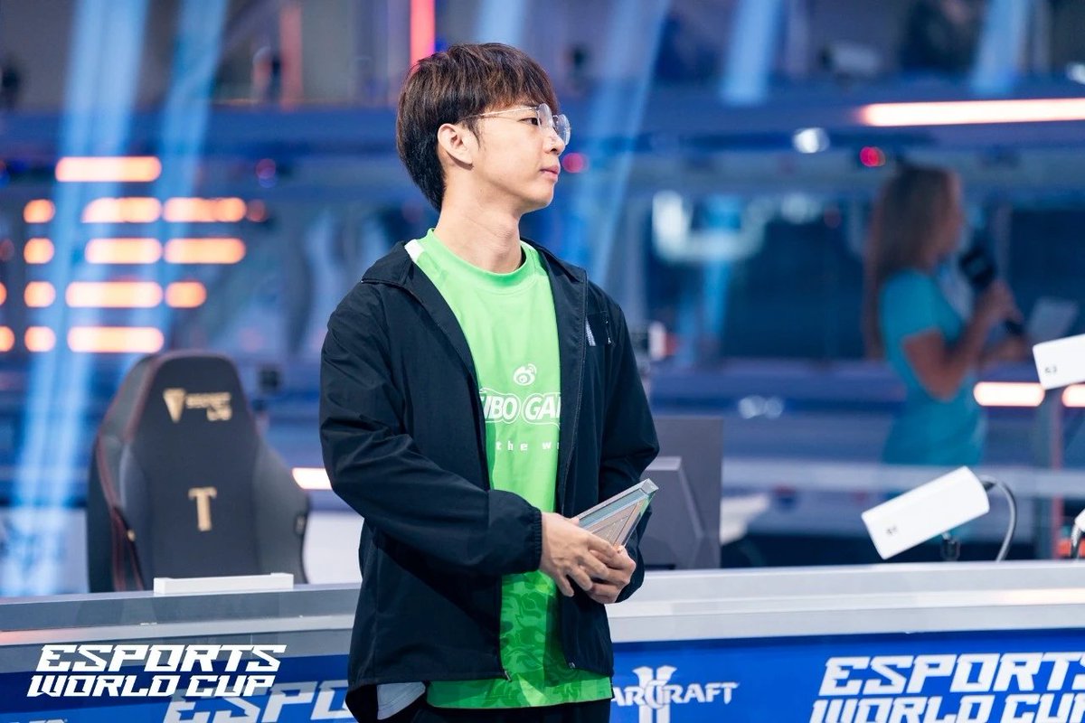 WTL_SC2's tweet image. Li “Oliveira” Peinan
Announced his retirement decision after the MC8 group stage.
We will never forget the colors he brought to Starcraft 2.
#SC2