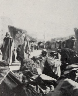 Hesham_Alawadi's tweet photo. صورة نادرة لشارع في الزبير 1911 
المصدر: مجلة الجزيرة العربية المنسية، التابعة للإرسالية الأمريكية 
#العراق https://t.co/QN4A6NOi9z