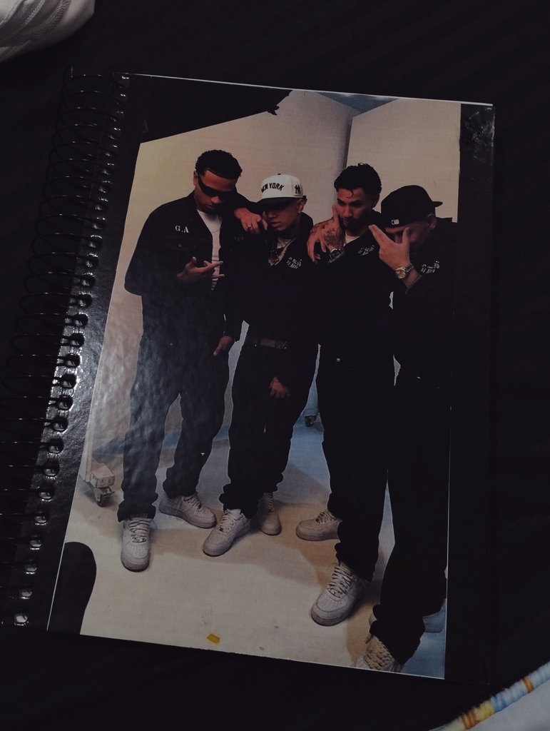 agora sim um caderno digno 🙏🏻🩵