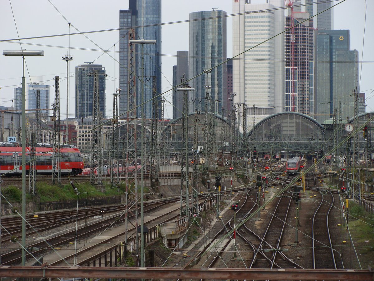 Stellwerke Frankfurt und Hanau ab Frühjahr 2025 wieder vollständig personell besetzen, ohne wenn und aber ! Es ist ein gesamtgesellschaftlicher Skandal ! Mehr unter: pro-bahn-hessen.de/?p=9748