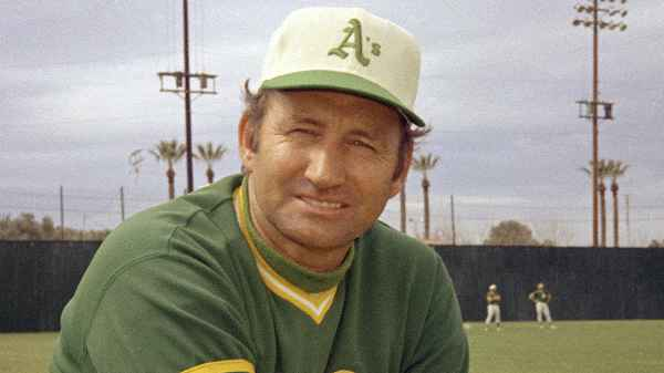 NLCarolynMuse's tweet photo. #OTD in #MLB history (1/7/1922):  Third baseman/shortstop and #MLB manager Alvin Dark was born.  #BostonBraves #Giants (NY &amp; SF) #STLCards #Cubs #Phillies #MilwaukeeBraves #Athletics (KC &amp; Oakland) #Indians #Padres 

https://t.co/m6I66Po95T 

1948 ROY 
2X WS champion 
3X AS https://t.co/JtFq9Y6nAi