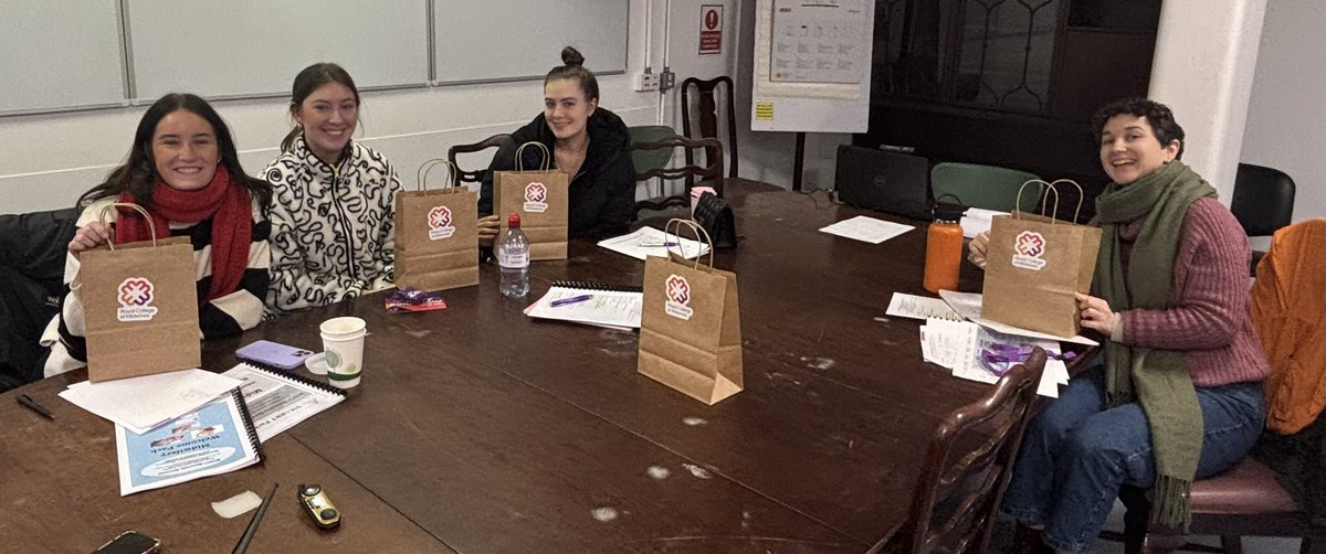 5 new midwives welcomed to RJMS/ Belfast Branch family today with some lovely RCM goody bags <a href="/RcmNi/">RCM_NI</a> <a href="/Annewil29833717/">Anne Wilson</a> @BossGSD <a href="/BrendaKellyMurn/">Brenda Kelly</a> <a href="/bluetackG/">P</a> <a href="/mmurnaghan/">MaryM</a>