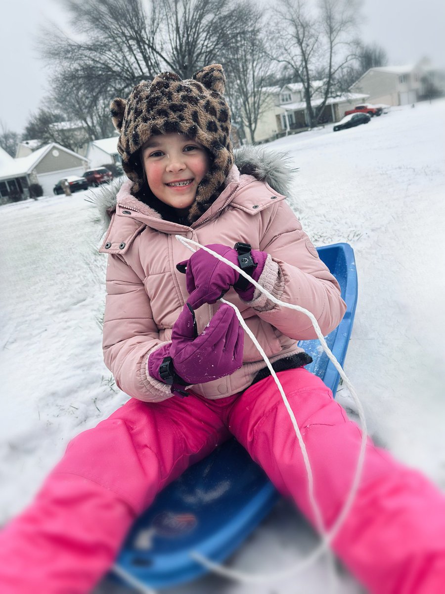 HillaryFlora's tweet photo. ❄️❄️❄️ snow day!!!! #rockwood #snowday #wearerockwood @rockwoodschools https://t.co/lMRUTP9ks0