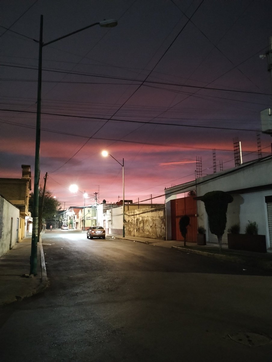 TimJMetzger's tweet photo. Sunrise in Xochimilco https://t.co/ZBFo0ZkEJ9