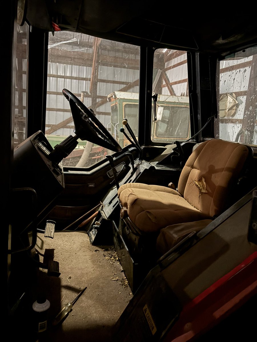 jsndrht's tweet photo. @PETERSONIHFARMS Not sure of year but 6788. Grill is not OEM for sure and I don’t know if anything else is changed. It came from diesel mechanic and always ran good for me. https://t.co/MkN6ZamHKn