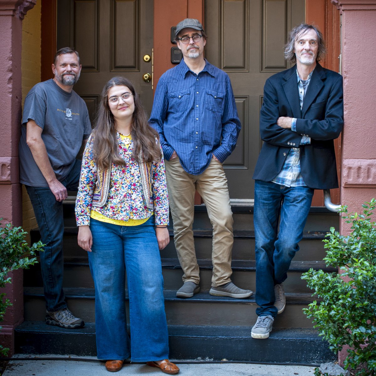 CKCommGroup's tweet image. The Royer Family Band performs @clubpassim this Thursday! Featuring father-daughter duo Eric and Hazel Royer, along w/ Sean Staples and Tim Kelly, they celebrate bluegrass and old-time country music. Tix at passim.org.