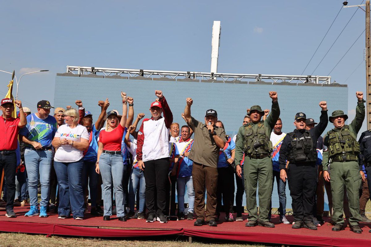 El primer vicepresidente del Partido Socialista Unido de Venezuela (<a href="/PartidoPSUV/">PSUV</a>), Diosdado Cabello Rondón (<a href="/dcabellor/">Diosdado Cabello R</a>), cuestionó las recientes declaraciones de voceros del Gobierno de Estados Unidos (EEUU 🇺🇸)  quienes dicen estar preocupado por los venezolanos "y no están
