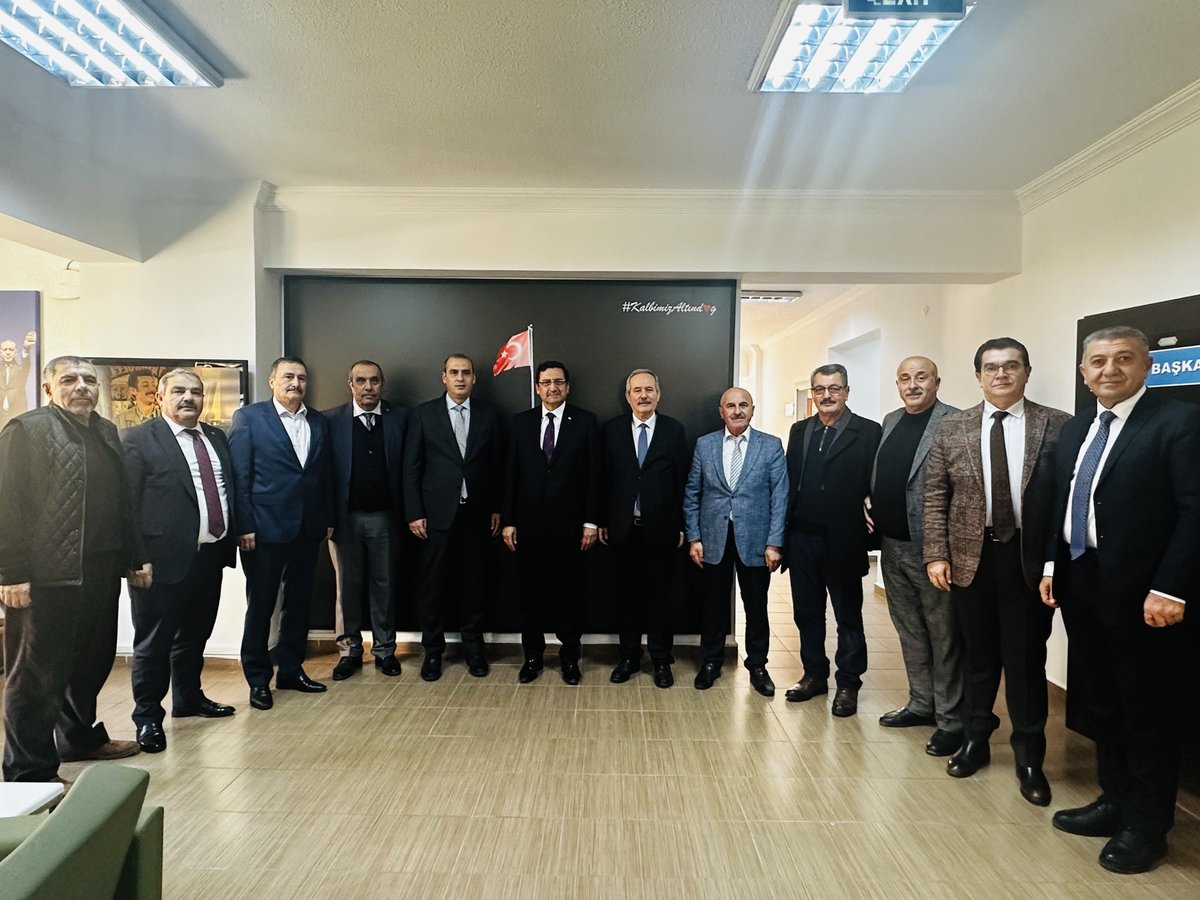 İlçe Başkanlığımıza ziyarette bulunan, önceki dönem Keçiören Belediye Başkanımız <a href="/kbbmustafaak/">Mustafa AK 🇹🇷🇵🇸</a>
ve beraberindeki heyeti ilçe başkanlığımızda ağırladık.

Kıymetli başkanımıza ve değerli misafirlerime nazik ziyaretleri için teşekkür ediyorum.

#KalbimizAltındağ 

<a href="/akaltindag/">AK PARTİ ALTINDAĞ</a>