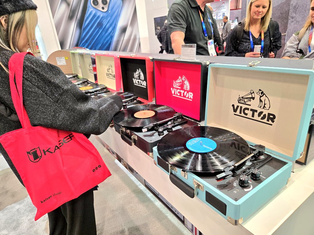 eear_kensan's tweet photo. #CES2025
#Victor

ニッパーくんもラスベガスに出張していたようです🐶 https://t.co/hseb2K4lZK
