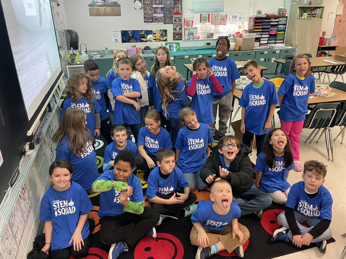 First day back and our 2nd/3rd grade Lego Robotics Club was ready to go! #stemsquad <a href="/FreedomVolusia/">Freedom Elementary School</a> <a href="/VolusiaSTEM/">VolusiaSTEM</a> <a href="/AmyMonahan2/">Amy Monahan</a> <a href="/LEGO_Education/">LEGO Education</a>