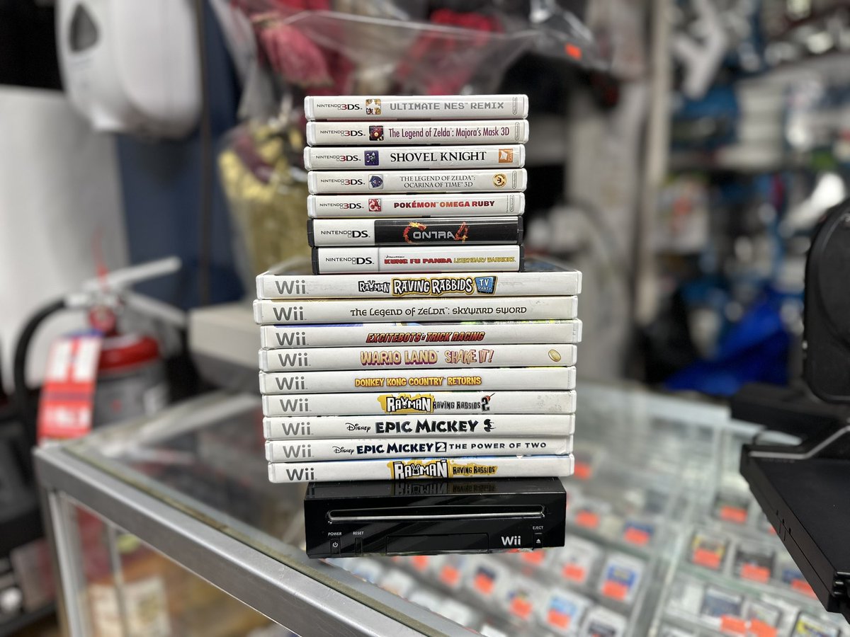 bklynvideogames's tweet photo. Late night little trade in on this cold night.
.
.
#ps2slim #ps2slimwithscreen #blackwii #zenith #ps2games #ps1games #wii #wiigames #3dsgames #dsgames #retro #retroshop #retrostore #retrogames #brooklyn #brooklynvideogames #bvg https://t.co/QGATOrdzzk