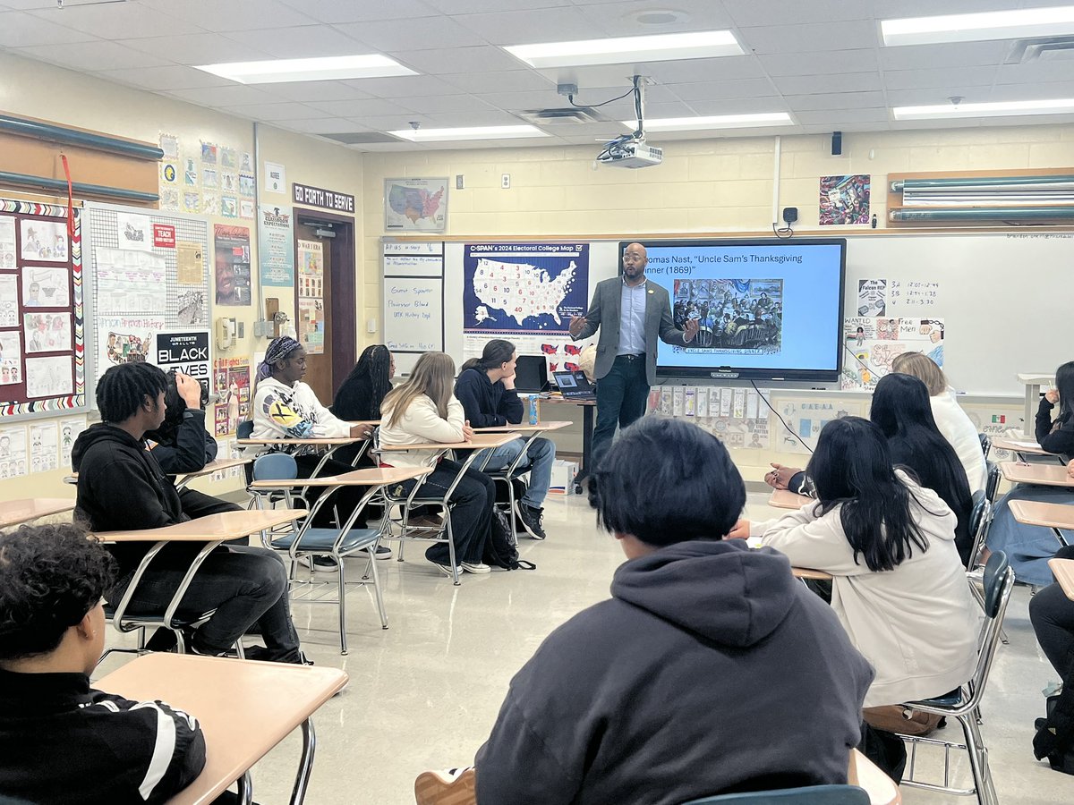 Brandon O'Neill (@bran_oneill16) on Twitter photo Big time shout out to Dr. Robert Bland from the <a href="/utkhistory/">UTK History</a> department for visiting my AP U.S. History classes at <a href="/FultonHigh/">Fulton High School</a> to talk about Reconstruction. A great way to start off the new semester! Big time shout out to Dr. Robert Bland from the <a href="/utkhistory/">UTK History</a> department for visiting my AP U.S. History classes at <a href="/FultonHigh/">Fulton High School</a> to talk about Reconstruction. A great way to start off the new semester!