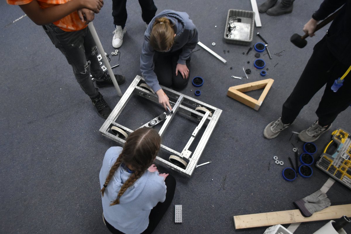 Team4967's tweet photo. Everyone is busy here at That STEAM Space! We are diving headfirst into week number one! We have 17 interns who are also hard at work, learning code, CAD, and helping build the basic necessities for our 2025 comp bot. Go TOT!
#robotics #firstinpires #reefscape https://t.co/v1HxZoFKR2