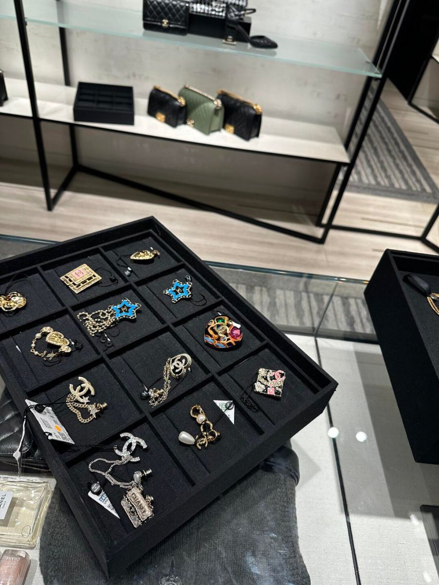 Sarah1Mar's tweet image. Your style upgrade starts here! 🛍️ Explore the latest trends and shop what you love. 💖 #FashionFix #ShopSmart