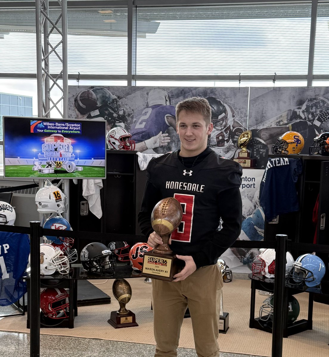 Congratulations to senior Mason Avery who was chosen to the WNEP Super 16 Dream Team!@MasonAvery_3 <a href="/WNEPSports/">WNEP Sports</a> 
#SWARMtogether