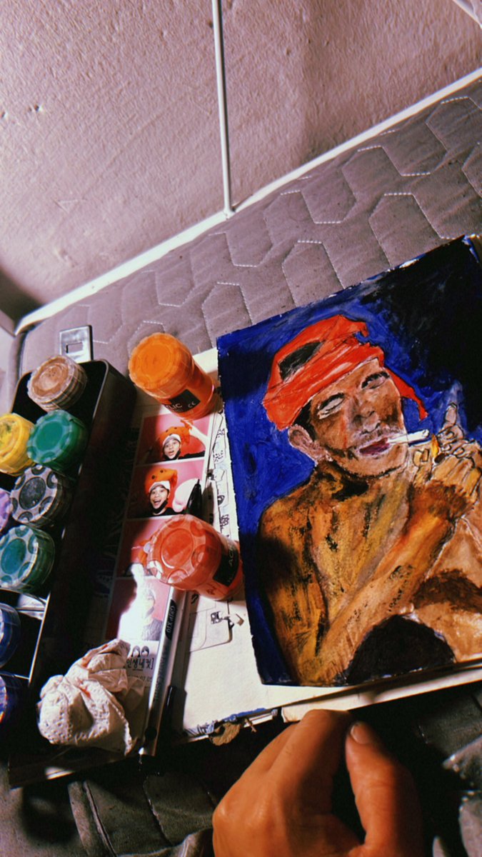 Hilang diri,
Lalu mencari diri 
Akhirnya temu disini.

Dah lama sangat tinggal dunia lukisan. 
8tahun buku dah umur buku ni dan ini blank page terakhir. Beli masa di australia balik malaysia pergi korea bawa dan balik malaysia smula masih bersama.

Escapism is survival to me. 🎨