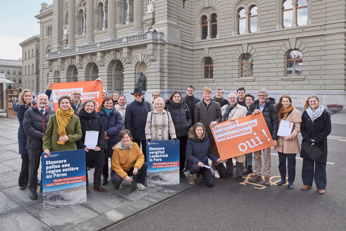 Andreas Lustenberger (@anlustenberger) on Twitter photo Heute haben wir in Bern die neue Konzernverantwortungsinitiative lanciert. Jede einzelne Menschenrechtsverletzung und jede Unweltverschmutzung durch Schweizer Konzerne im Ausland sind eine zu viel. <a href="/konzern_vi/">Koalition für Konzernverantwortung</a> <a href="/CaritasSchweiz/">Caritas Schweiz</a>
srf.ch/news/schweiz/n… Heute haben wir in Bern die neue Konzernverantwortungsinitiative lanciert. Jede einzelne Menschenrechtsverletzung und jede Unweltverschmutzung durch Schweizer Konzerne im Ausland sind eine zu viel. <a href="/konzern_vi/">Koalition für Konzernverantwortung</a> <a href="/CaritasSchweiz/">Caritas Schweiz</a>
srf.ch/news/schweiz/n…