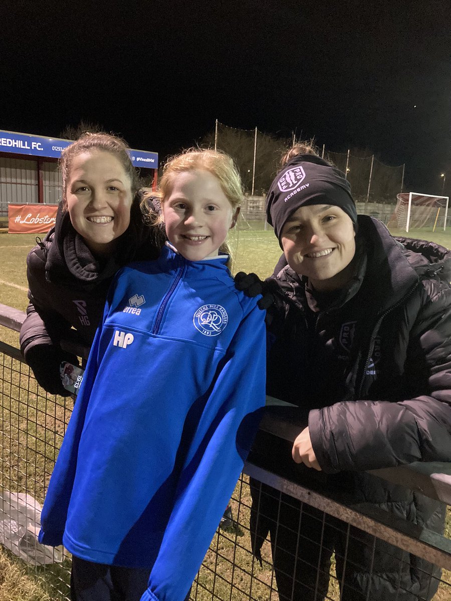Jessaroo1881's tweet image. Another fantastic training session with the @Pro2ProAcademy crew tonight. Lols braved the frost and cold and worked on her skills and footwork tonight. Can’t wait for the next session!! Thanks so much Lois Roche and Hannah Godfrey  🤜🏻🤛🏻 ❤️🖤