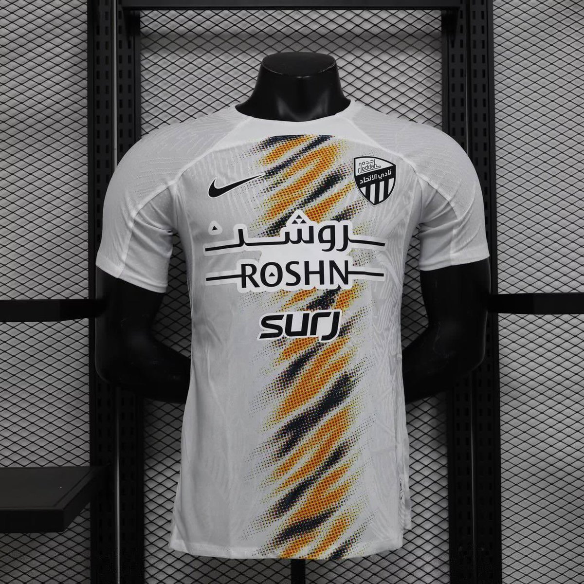 itti9n's tweet photo. بمناسبة فوز الاتحاد .. سحب على تيشيرتين لـفائزّين لـ فريقك من اختيارك 🤩!

الشروط بسيطة جدًا!
- متابعة لـ حسابي
- متابعة لـ @OffKick6 
- رتويت للتغريدة

السحب من الرتويت .. بالتوفيق للجميع 💛! https://t.co/pnC1q2G1NS