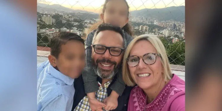 Un Nuevo Tiempo (@partidount) on Twitter photo Rechazamos la detención arbitraria de Rafael Tudares, yerno de Edmundo González Urrutia (<a href="/EdmundoGU/">Edmundo González</a>), y pedimos que sean respetados sus derechos humanos.
Desde nuestro <a href="/partidoUNT/">Un Nuevo Tiempo</a>, exigimos su liberación y enviamos nuestro mensaje de solidaridad a la familia González Tudares. Rechazamos la detención arbitraria de Rafael Tudares, yerno de Edmundo González Urrutia (<a href="/EdmundoGU/">Edmundo González</a>), y pedimos que sean respetados sus derechos humanos.
Desde nuestro <a href="/partidoUNT/">Un Nuevo Tiempo</a>, exigimos su liberación y enviamos nuestro mensaje de solidaridad a la familia González Tudares.