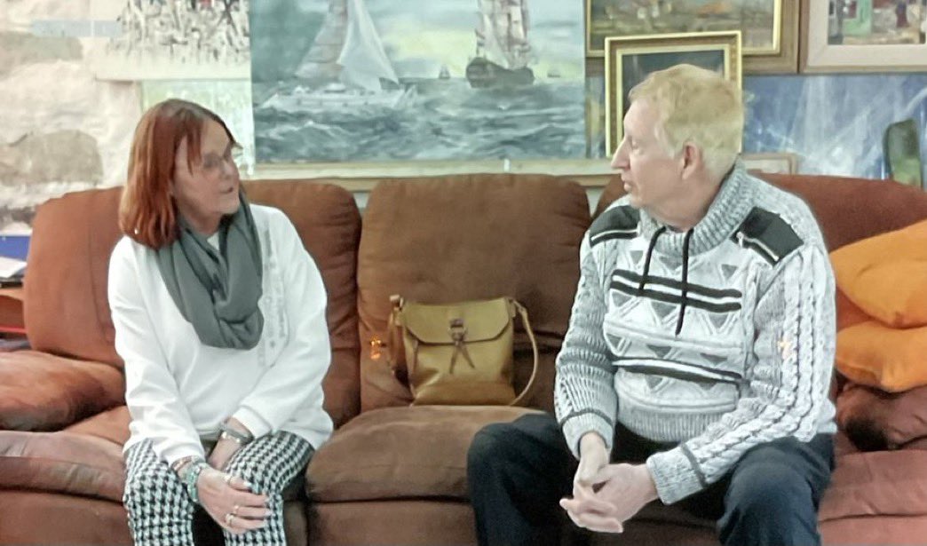 “Nee, ik zei niet: Ik zoek een pakje zware shag met twee borsten en een vagina.”
 #wintervolliefde