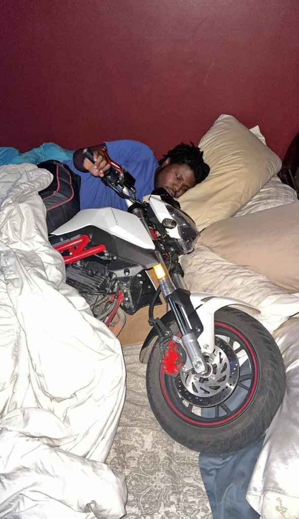 insane poses (@insaneposes) on Twitter photo 