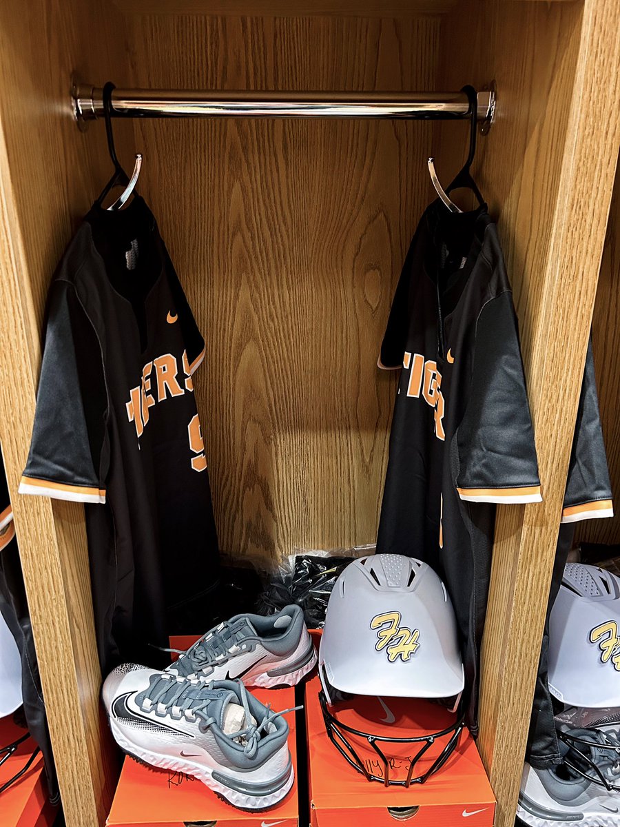 FHSU Softball tweet media