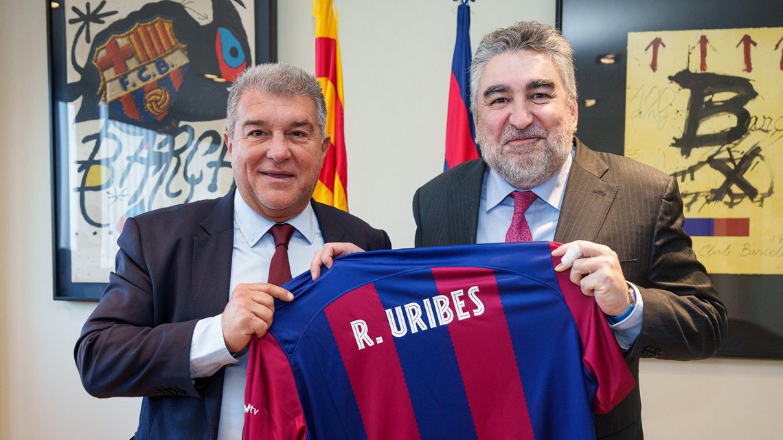 Este es José Manuel Rodríguez Uribes, presidente del Consejo Superior de Deportes. Le acaba de dar la cautelar al Barça para que puedan inscribir a Dani Olmo 8 días después de que terminara el plazo. Los hilos de florentino.
