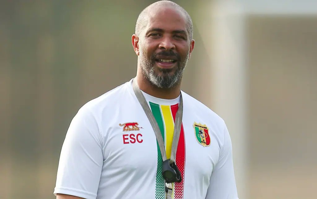BrigitteYoda's tweet photo. L'année 2025 commence bien pour Éric Chelle. Lancien entraineur du Mali limogé il y a 6 moix, a été nommé nouveau sélectionneur du Nigeria. Il sera donc avec les Super Eagles à la CAN au Maroc. https://t.co/18qRKDX76V