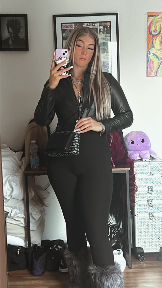 prncesscherries's tweet photo. You Payed For This Fit 🫰🏼💰🐷
Paypig Findom Drain Wallet https://t.co/P8Wzr9VQ3X