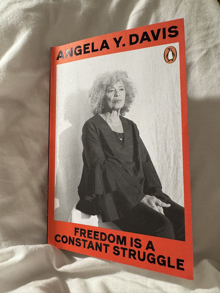 lukasz pakula (@lukaszpakula) on Twitter photo Instead of listening to the orange man’s twaddle, I’m rereading this. Instead of listening to the orange man’s twaddle, I’m rereading this.