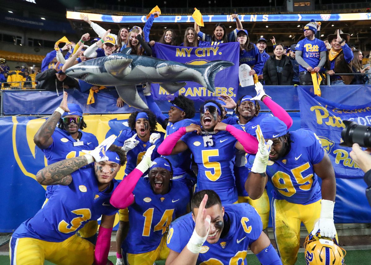 Kordaé Houston 🤺. (@kordaem) on Twitter photo Blessed to receive an offer from the University of Pittsburgh! <a href="/Pitt_FB/">Pitt Football</a> <a href="/coach_traylor/">Coach Traylor</a> <a href="/SOCGoldenBearFB/">SOC Football</a> <a href="/Coach__Buck/">Coach Buck</a> <a href="/coachjbronowski/">Jacob Bronowski</a> Blessed to receive an offer from the University of Pittsburgh! <a href="/Pitt_FB/">Pitt Football</a> <a href="/coach_traylor/">Coach Traylor</a> <a href="/SOCGoldenBearFB/">SOC Football</a> <a href="/Coach__Buck/">Coach Buck</a> <a href="/coachjbronowski/">Jacob Bronowski</a>