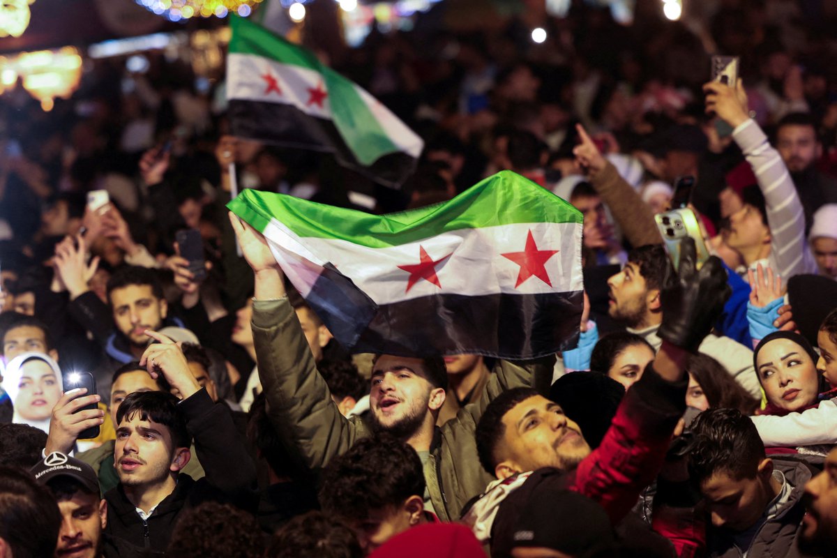 RFI (@rfi) on Twitter photo 🔴📻 Journée spéciale sur RFI en #direct de #Damas en #Syrie
🕕 Dès 7h10-8h00 TU (8h10-9h00 Paris) présentée par <a href="/coquelle_r/">Julien Coquelle-Roëhm</a>
►Reportages, analyses, débats avec nos envoyés spéciaux et nos invités
►Le direct ici 👉 rfi.my/direct.x
🎧 Soyez à l’écoute ! #RFImatin 👇 🔴📻 Journée spéciale sur RFI en #direct de #Damas en #Syrie
🕕 Dès 7h10-8h00 TU (8h10-9h00 Paris) présentée par <a href="/coquelle_r/">Julien Coquelle-Roëhm</a>
►Reportages, analyses, débats avec nos envoyés spéciaux et nos invités
►Le direct ici 👉 rfi.my/direct.x
🎧 Soyez à l’écoute ! #RFImatin 👇
