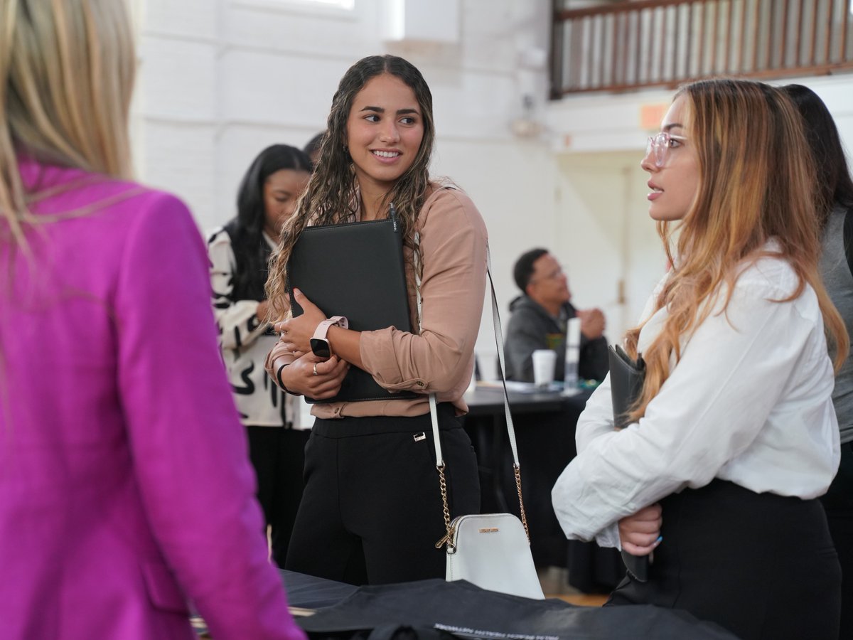 Looking for work? Come to Old School Square tomorrow (Wednesday)!

💼 WHAT: Hospitality Job Fair
💼 WHEN: Wednesday, January 8th • 10am - 2pm 
💼 WHERE: Vintage Gym at Old School Square (building facing NE 1st St)
💼 MORE INFO: delrayoldschoolsquare.com/events/palm-be…