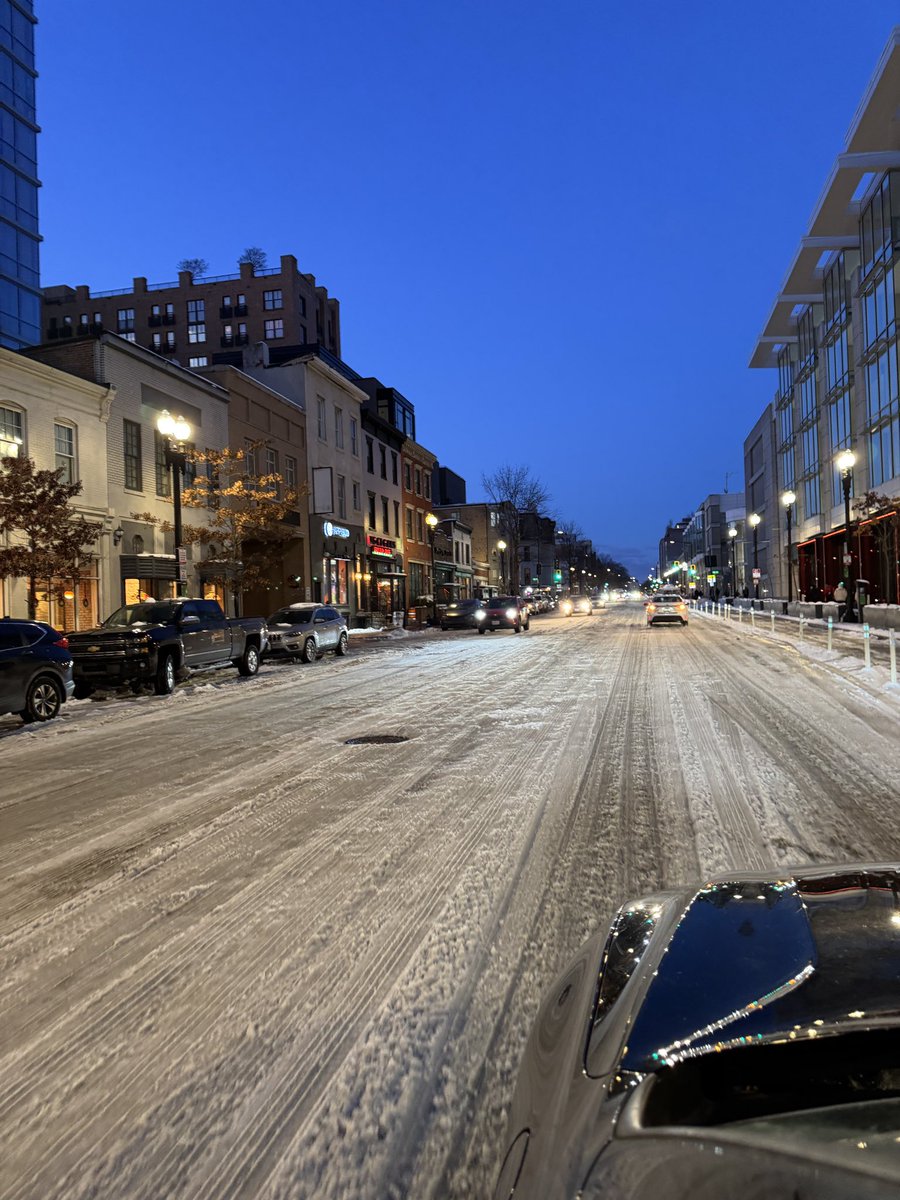 Hey <a href="/MayorBowser/">Mayor Muriel Bowser</a> &amp; <a href="/DDOTDC/">DDOT DC</a> snow stopped 20 hours ago - why does 9th street (major artery) still look like this???