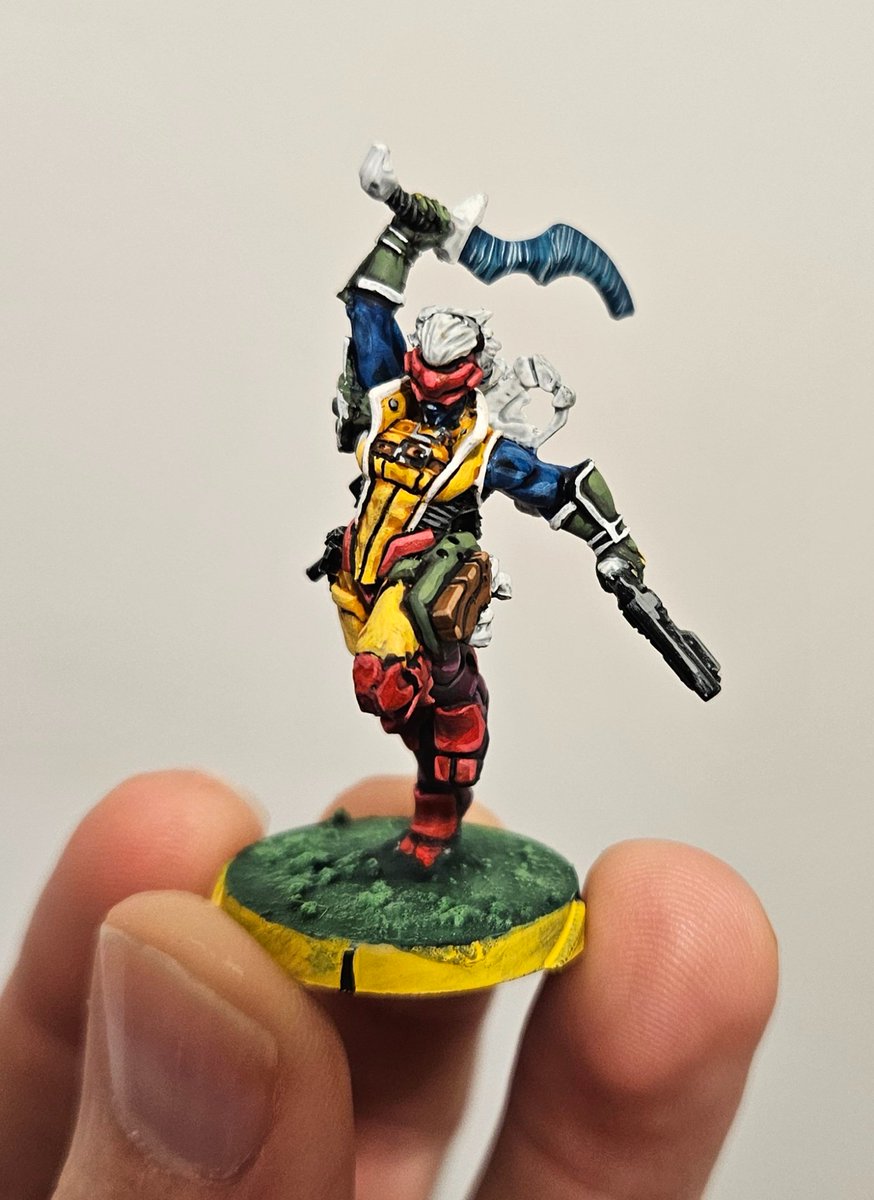 Finished a Treitak Anyat last night. I like that Corvus Belli is making less cheesecake female models, and at least giving female Morats burly builds. Still got a ways to go but the newer female models are so much more interesting.

#miniaturepainting
#infinityn5